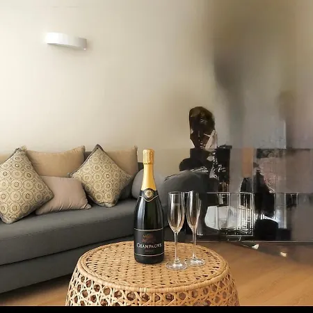 Arc De Triomphe -marie Antoinette Garden 아파트