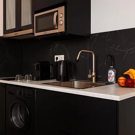 Апартаменты Arc De Triomphe -marie Antoinette Garden *